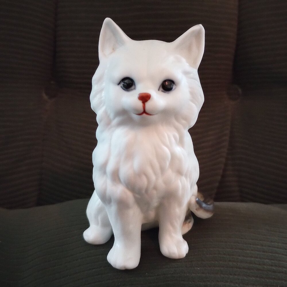 Vintage Bone China White Cat Figurine, Pre-Owned